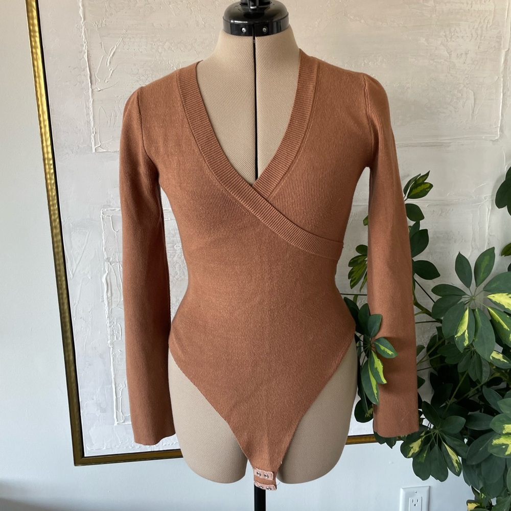V-neck knit bodysuit